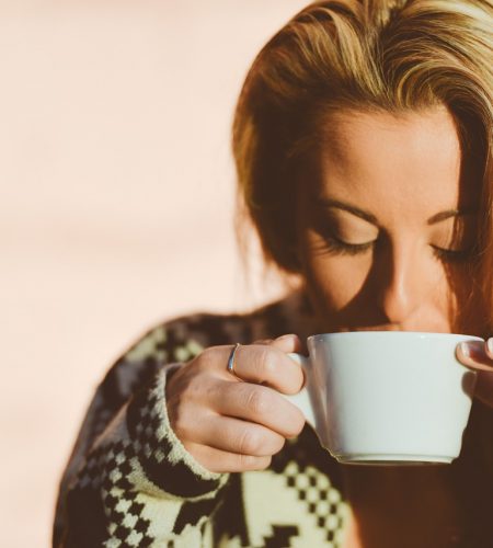 woman, drinking, coffee-601568.jpg